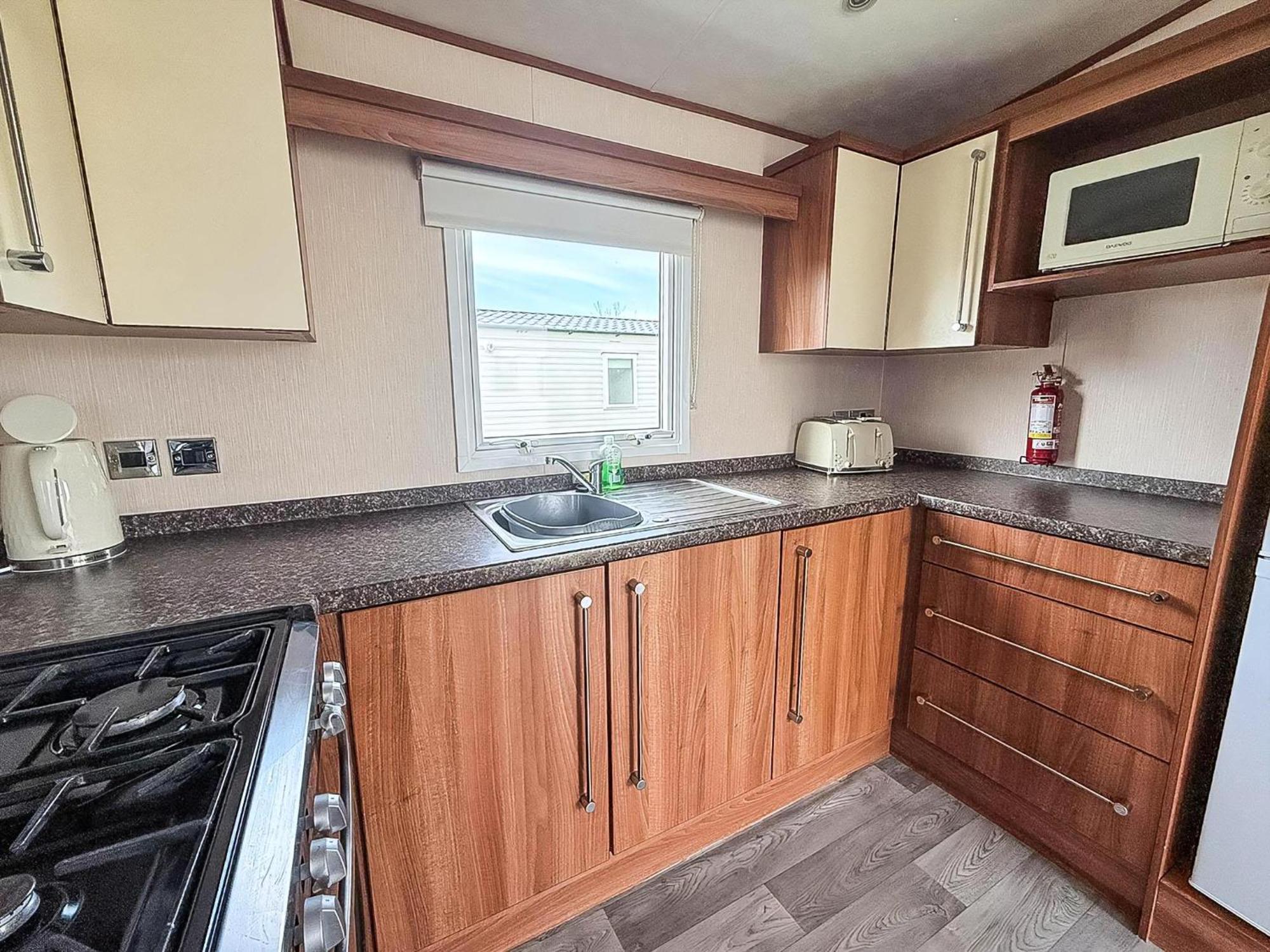 Lovely 8 Berth Caravan At Sunnydale In Lincolnshire Ref 35239S Лаут Экстерьер фото